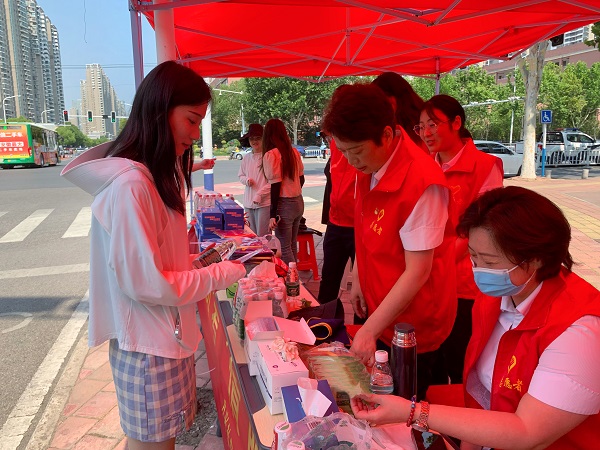 助力学子圆梦，，践行国企继承  安徽今年会地产集团组织爱心助考公益活动